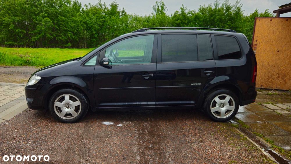 Volkswagen Touran - 2