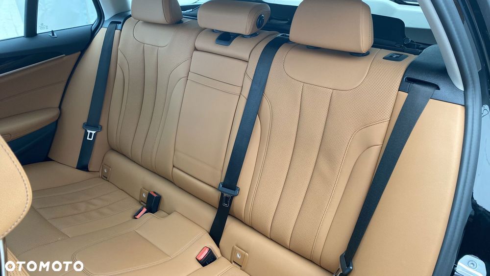 BMW Seria 5 520d xDrive - 12