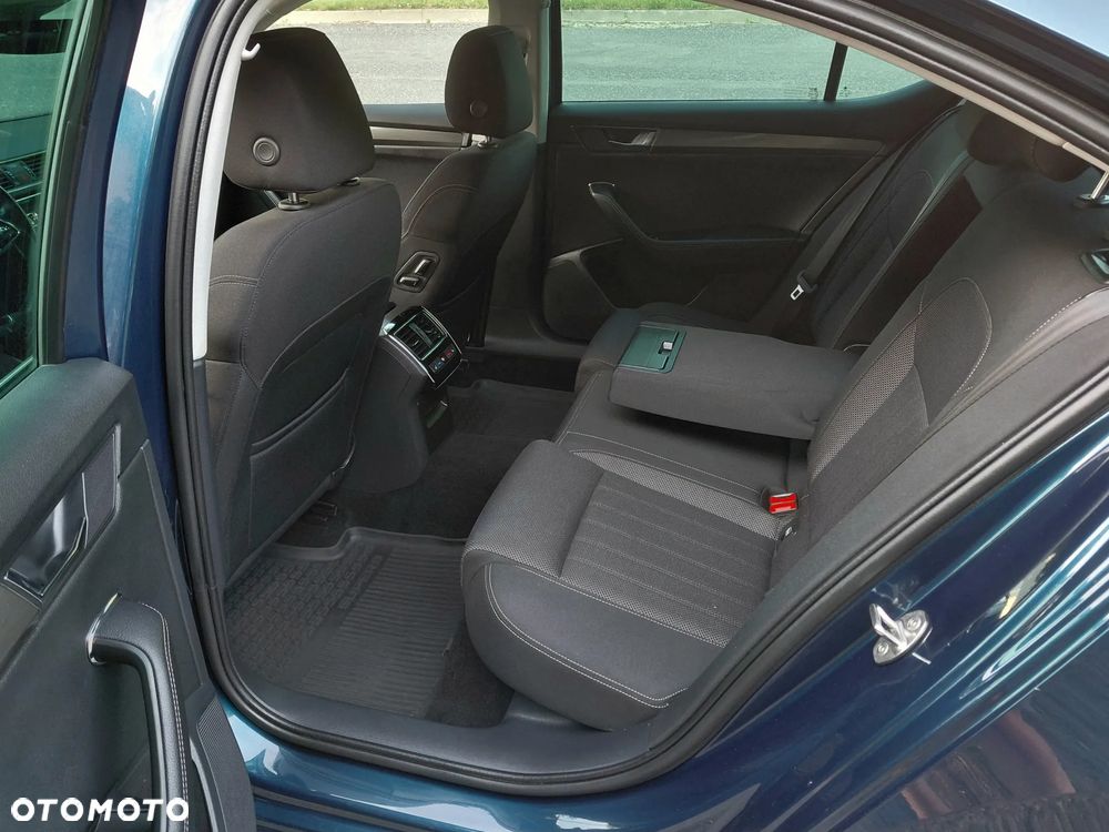 Skoda Superb 2.0 TDI SCR 4x4 Style DSG - 32
