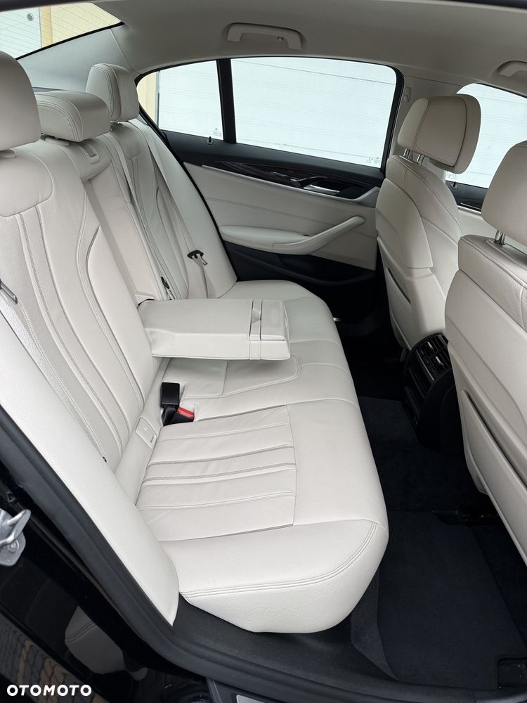 BMW Seria 5 520i Luxury Line - 13