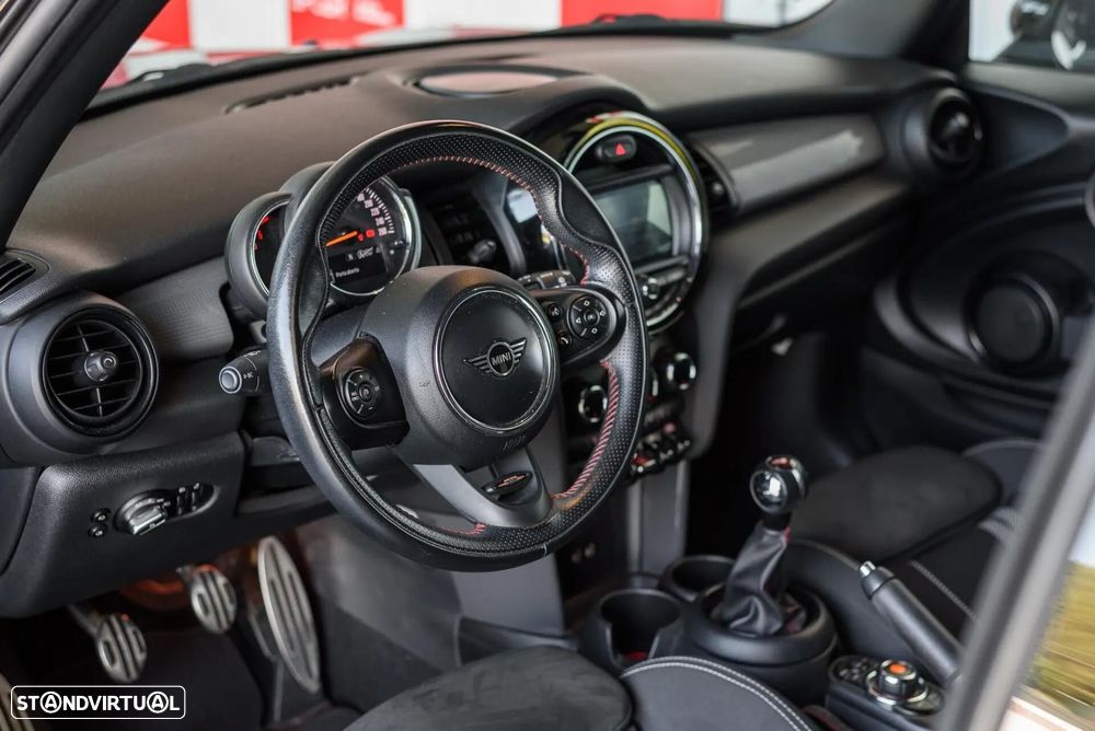 MINI 3 Portas Cooper D - 26