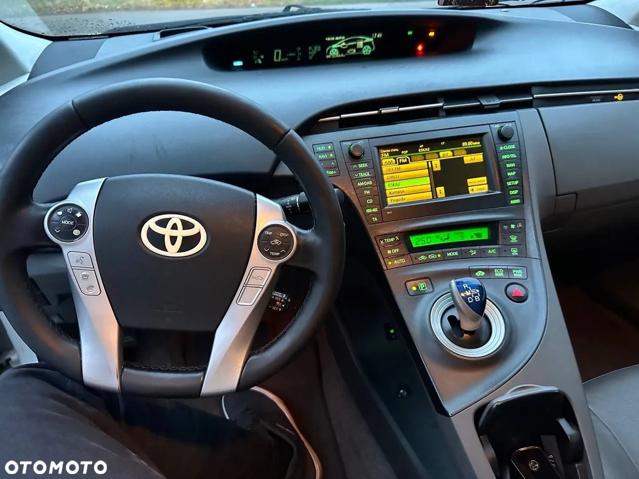 Toyota Prius 1.8 HSD Prestige - 8