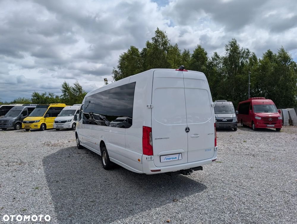 Mercedes-Benz Sprinter 517 - 8
