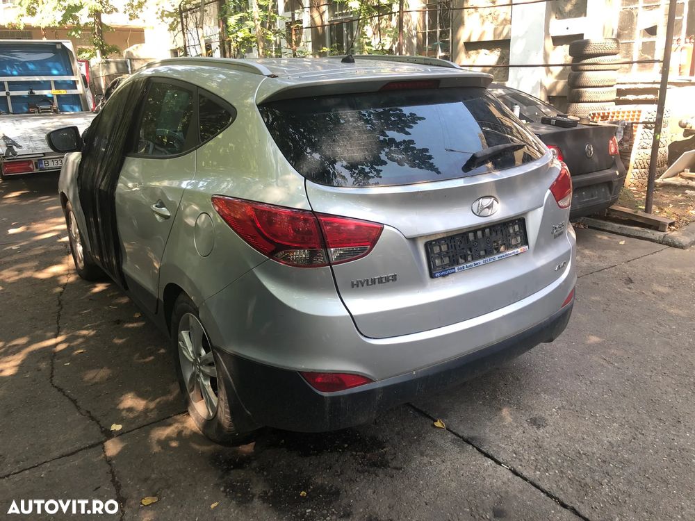 Dezmembrez Hyundai IX35 gri argintiu 2.0 CRDI 4WD 2012 - 5