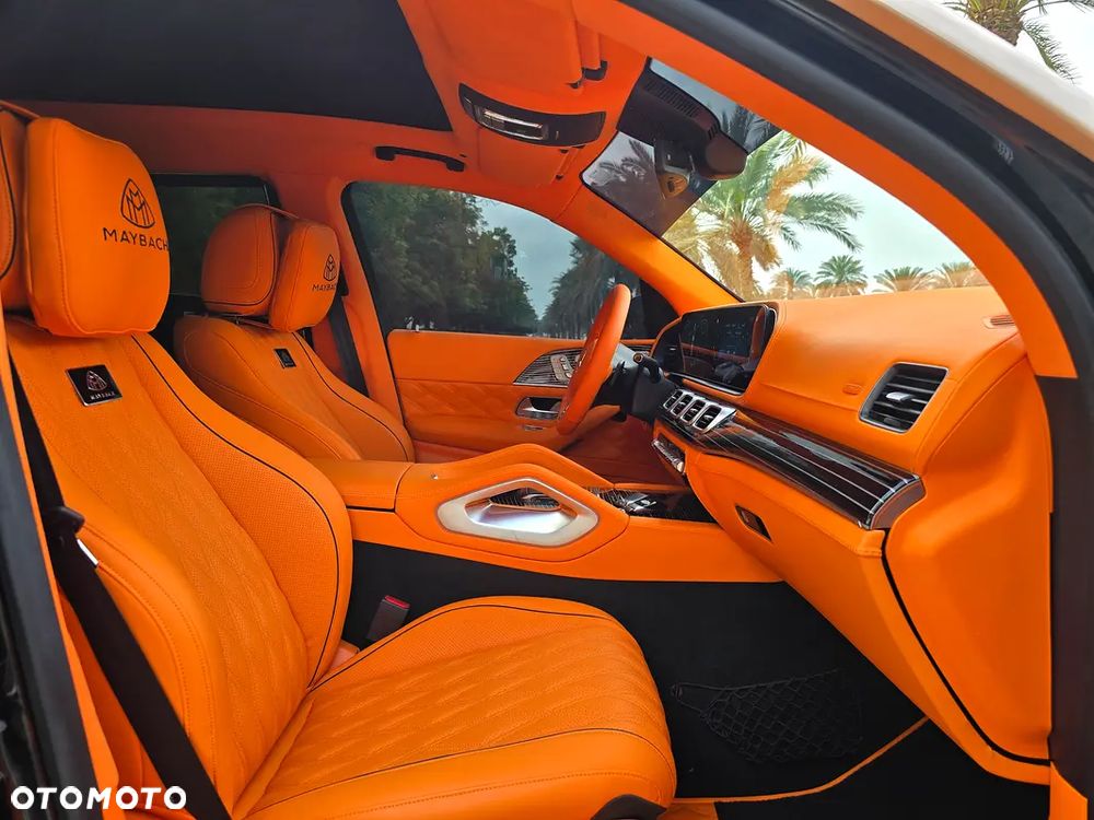 Mercedes-Benz GLS - 12