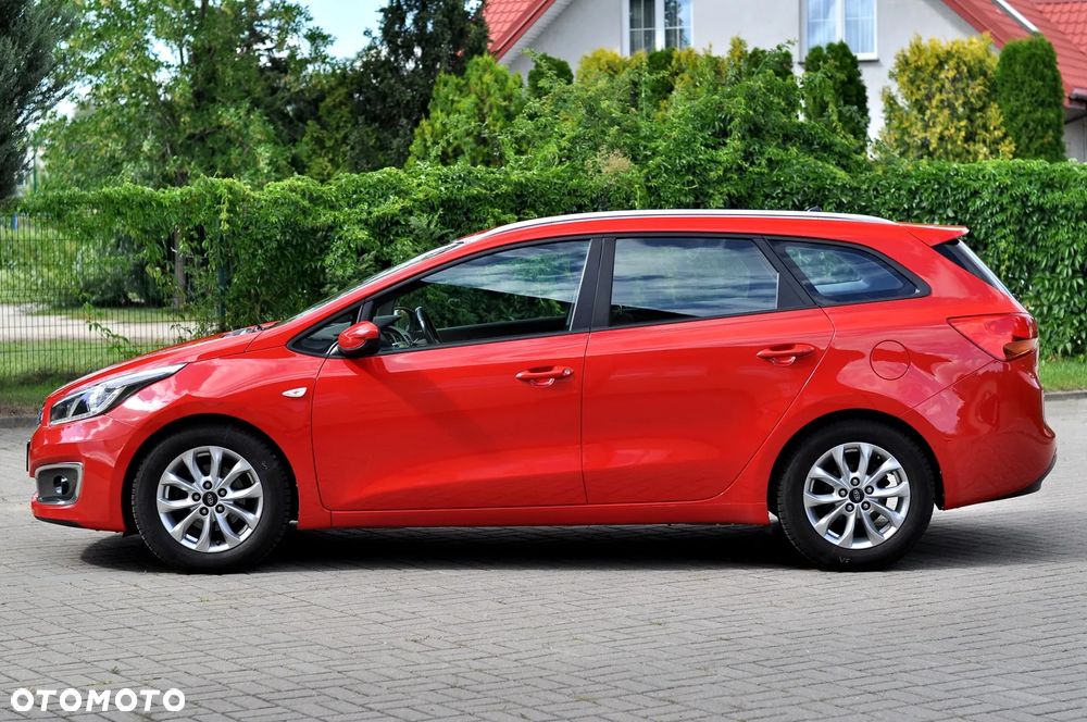 Kia Ceed 1.6 GDI M DCT - 14