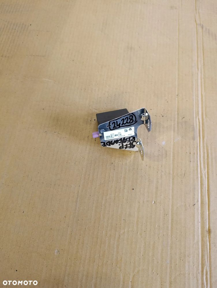 JEEP RENEGADE MODUŁ ANTENA GPS 00521478670 - 2