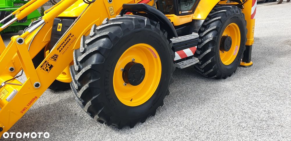 JCB 4CX rok 2007 SPROWADZONY FULL OPCJA skrzynia torquelock na dżojstikach - 19