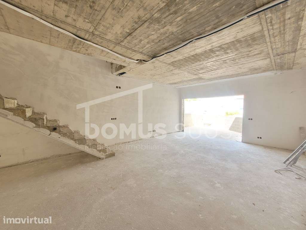 Moradia tipologia T4, inserida em condomínio fechado em construção - Grande imagem: 5/31