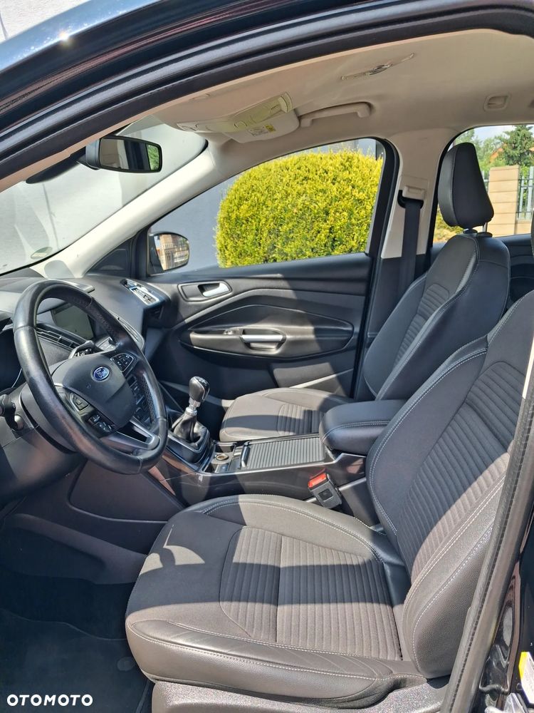 Ford Kuga - 10