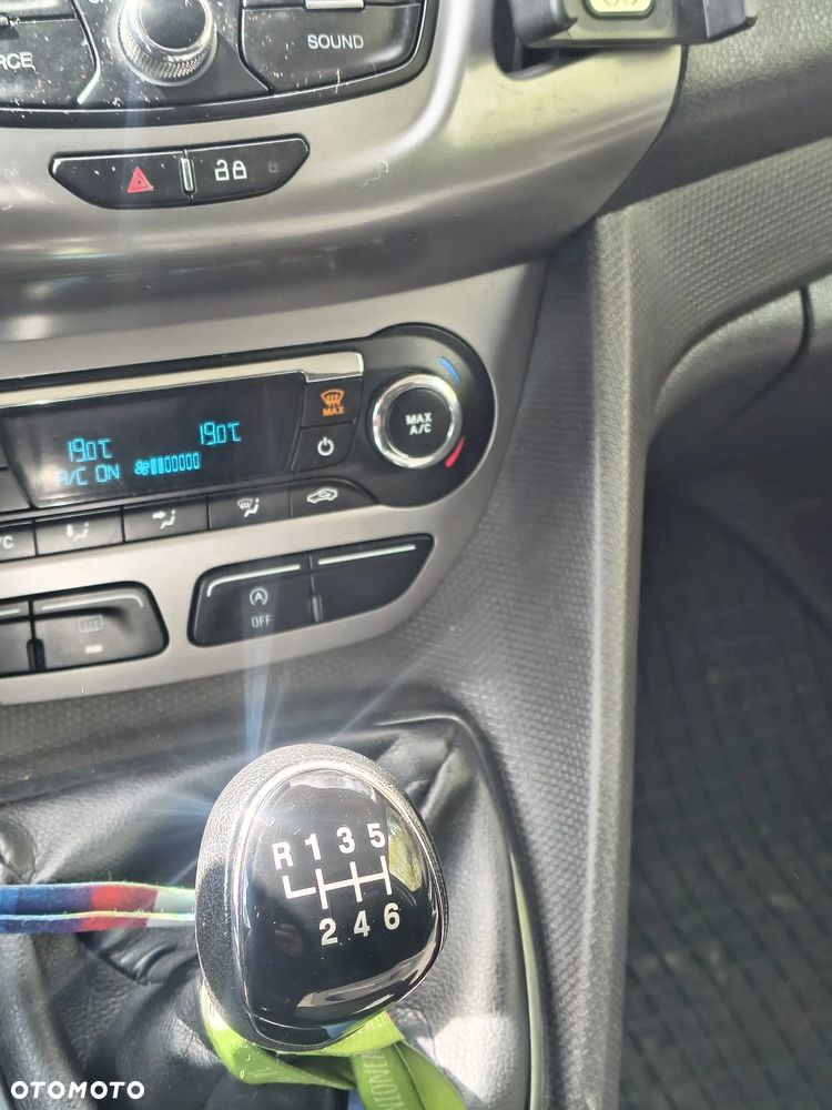 Ford Transit Connect - 28