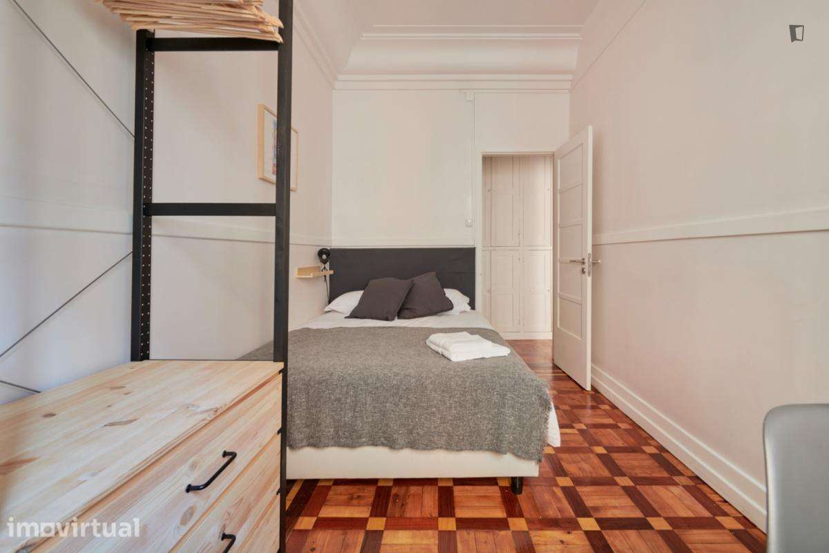 Quarto - localizado em Marquês de Pombal Lisbon - Grande imagem: 4/22