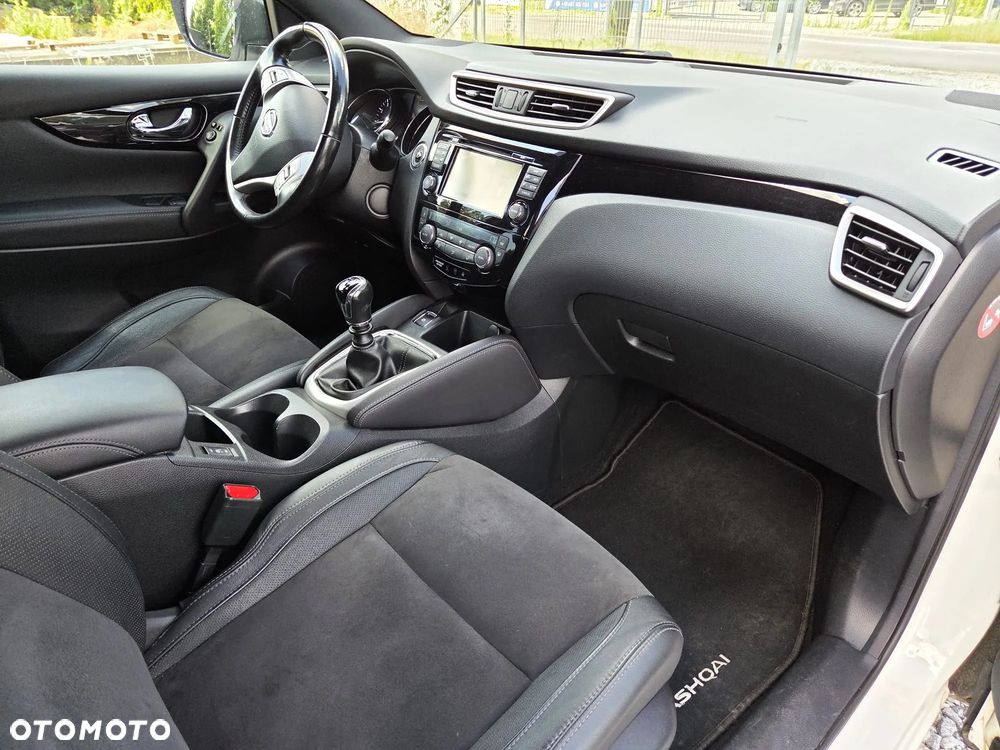 Nissan Qashqai 1.6 DIG-T N-Vision - 24