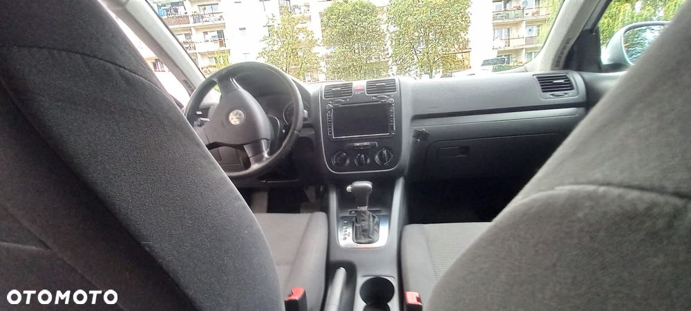 Volkswagen Golf 1.9 TDI DPF Comfortline DSG - 6