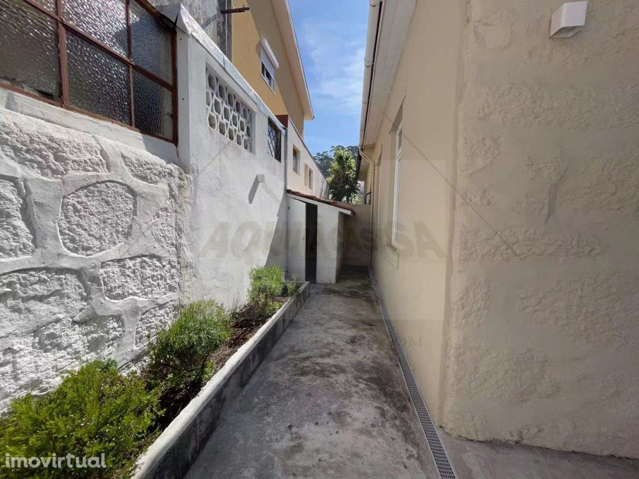 Aluga-se Moradia T1 junto à Praça Velásquez no Porto - Grande imagem: 4/30