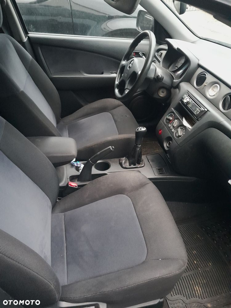 Mitsubishi Outlander - 6