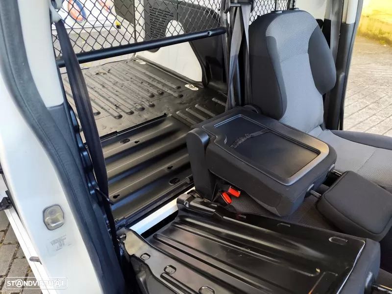 Peugeot partner 1.6 hdi , 3 lug. iva dedutivel - 16