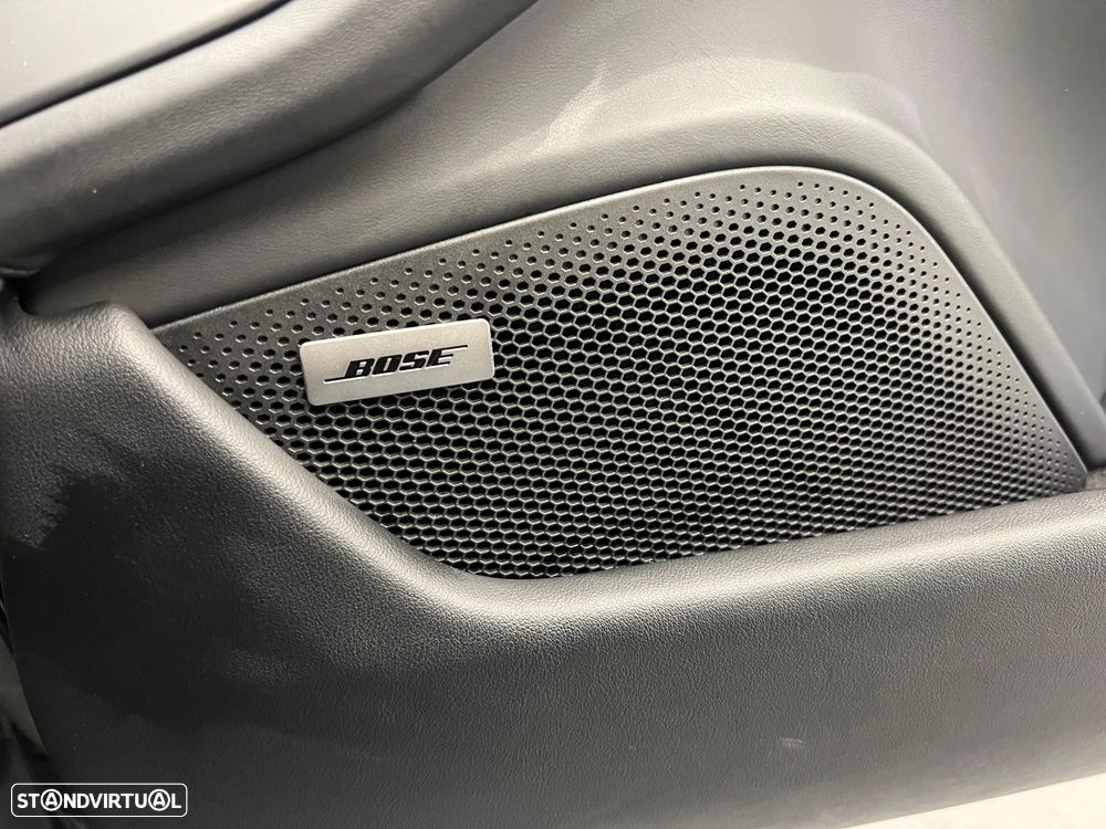 Porsche Taycan Cross Turismo 4 - 34