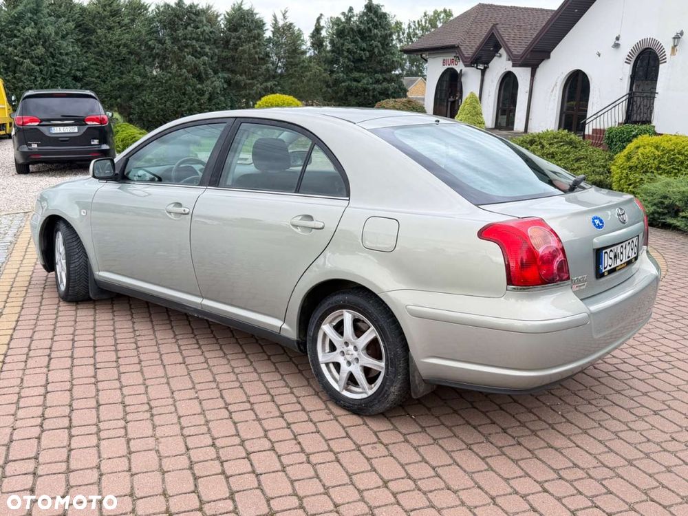 Toyota Avensis - 7