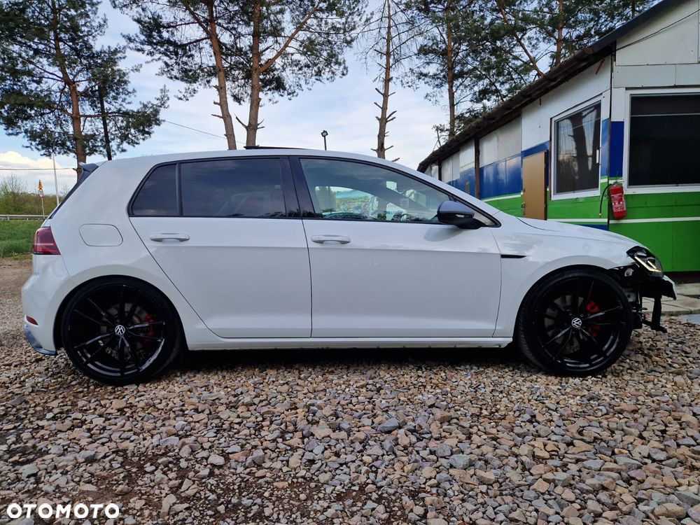 Volkswagen Golf - 6