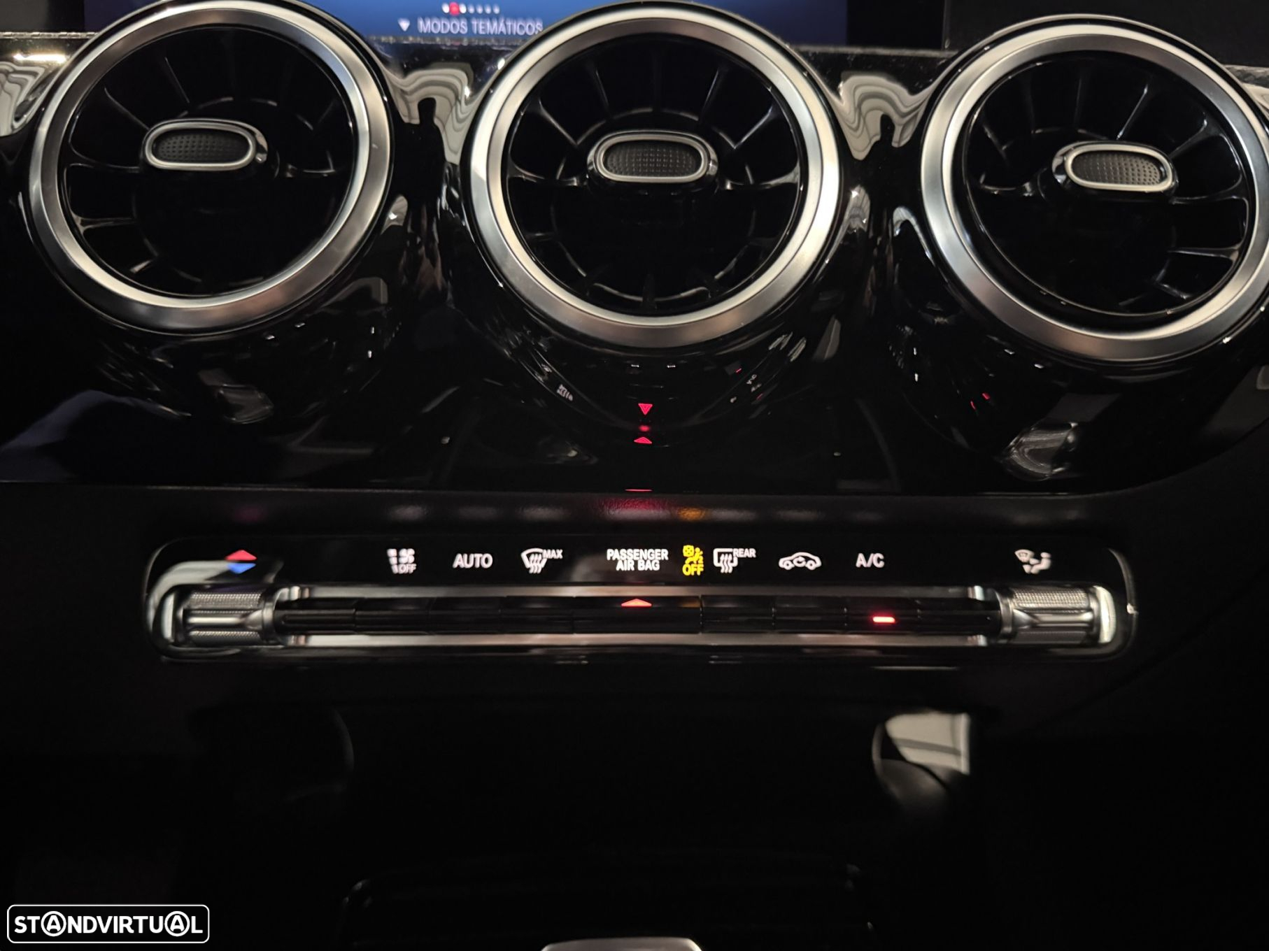 Mercedes-Benz CLA 180 - 52