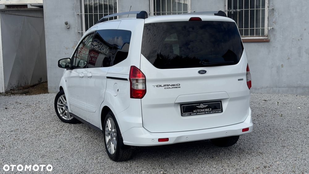 Ford Tourneo Courier 1.0 EcoBoost S&S Titanium - 16