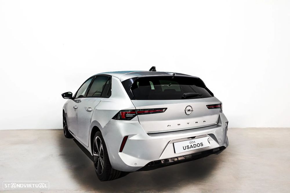 Opel Astra 1.2 T Elegance - 4