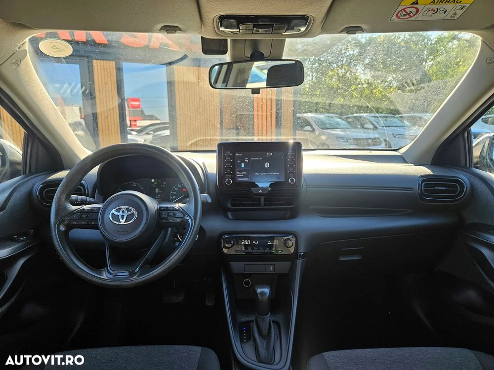 Toyota Yaris - 12