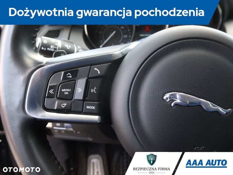 Jaguar E-Pace - 21