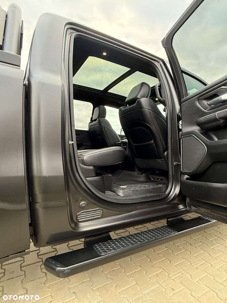 Dodge RAM 1500 5.7 4x4 - 12