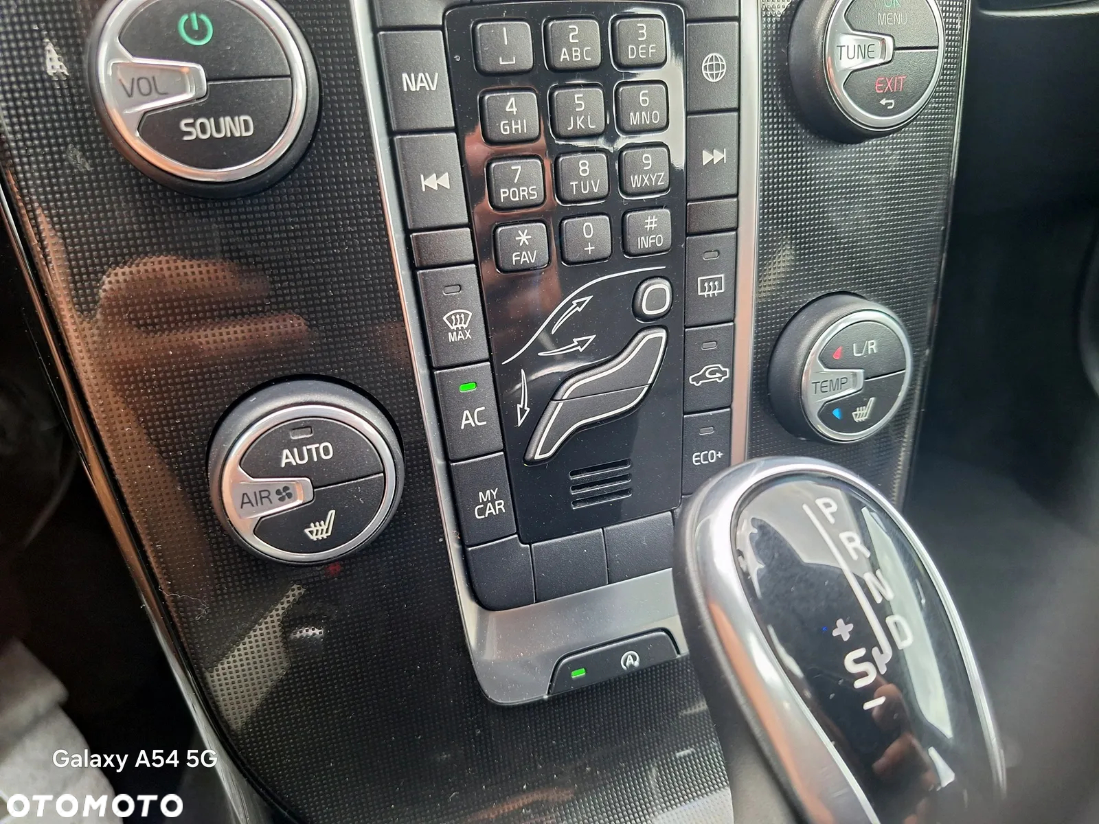 Volvo V40 T3 Drive-E Dynamic Edition - 29