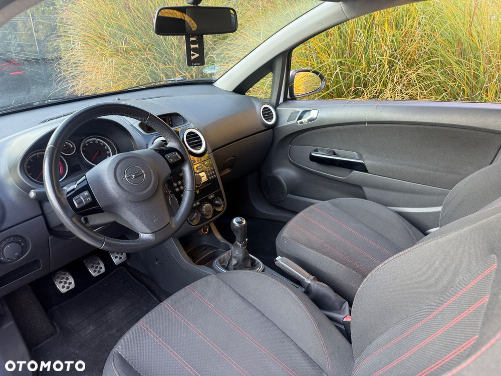 Opel Corsa 1.2 16V Cosmo - 5