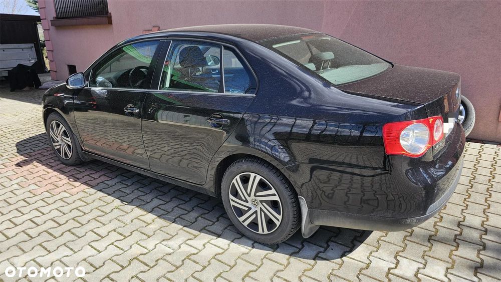Volkswagen Jetta 1.9 TDI Comfortline - 1