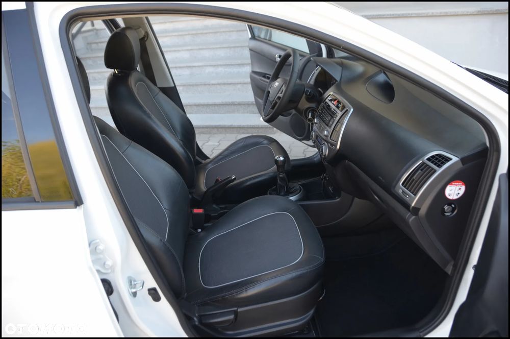 Hyundai i20 - 23