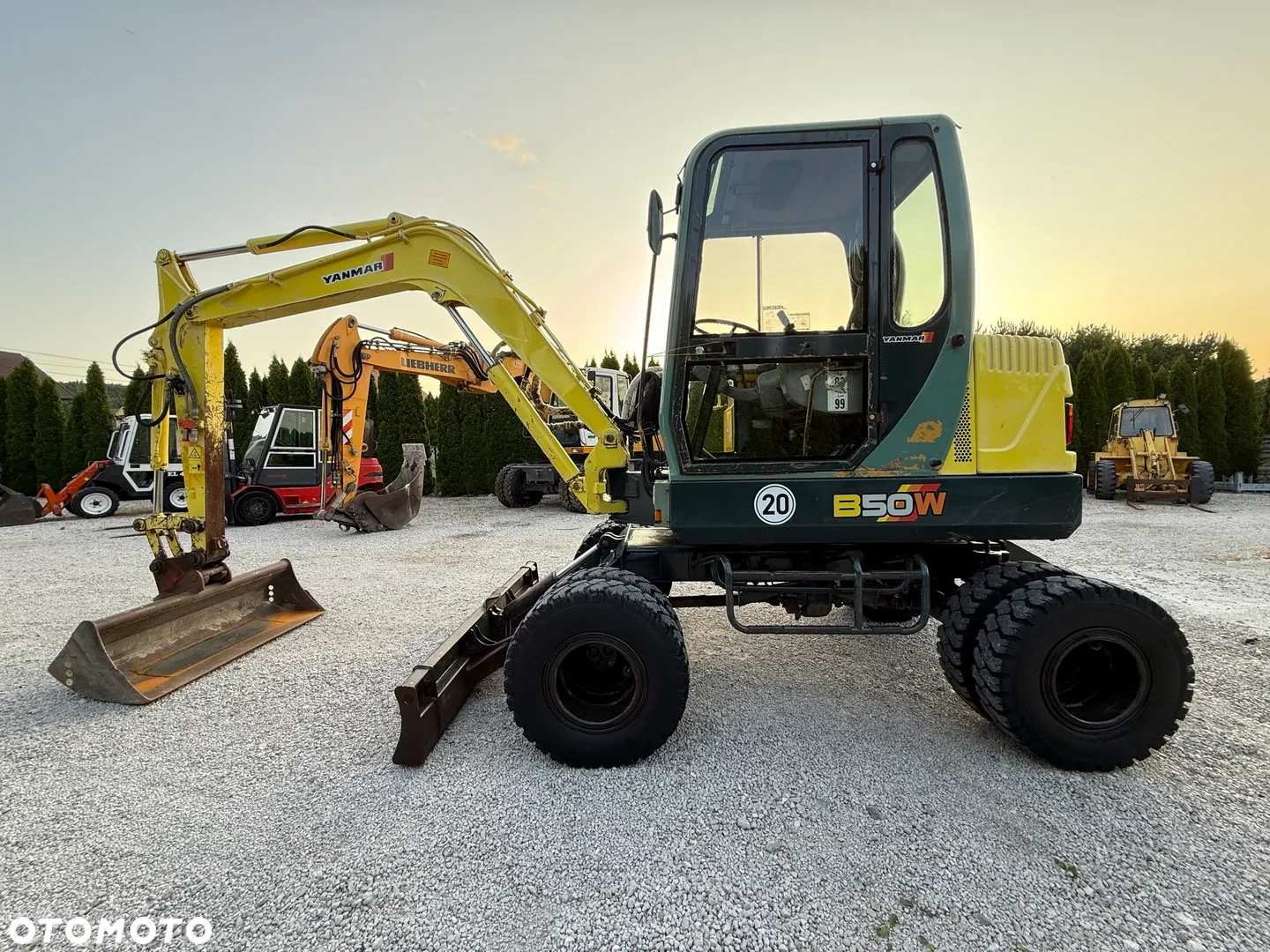 Yanmar B50W KOPARKA KOŁOWA/ 5 TON / MAŁE GABARYTY / BARDZO ZWROTNA / ZADBANA Z NIEMIEC / PIĘKNY STAN / ORYGINAŁ / B 50 W B75 B95 B110 / 70 75 80 90 100 110 / 308 310 / TEREX TW - 40