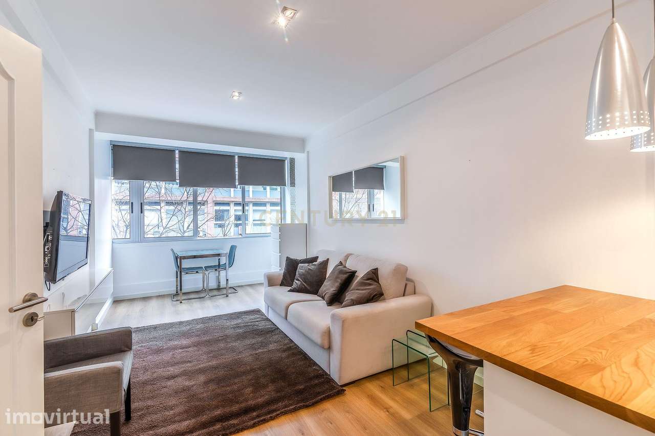 Venha conhecer este simpático apartamento mobilado próximo da emblemát - Grande imagem: 2/14