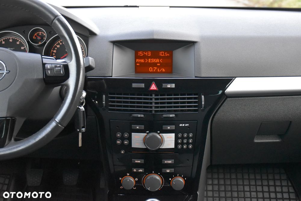 Opel Astra GTC 1.6 Edition 111 Jahre - 24