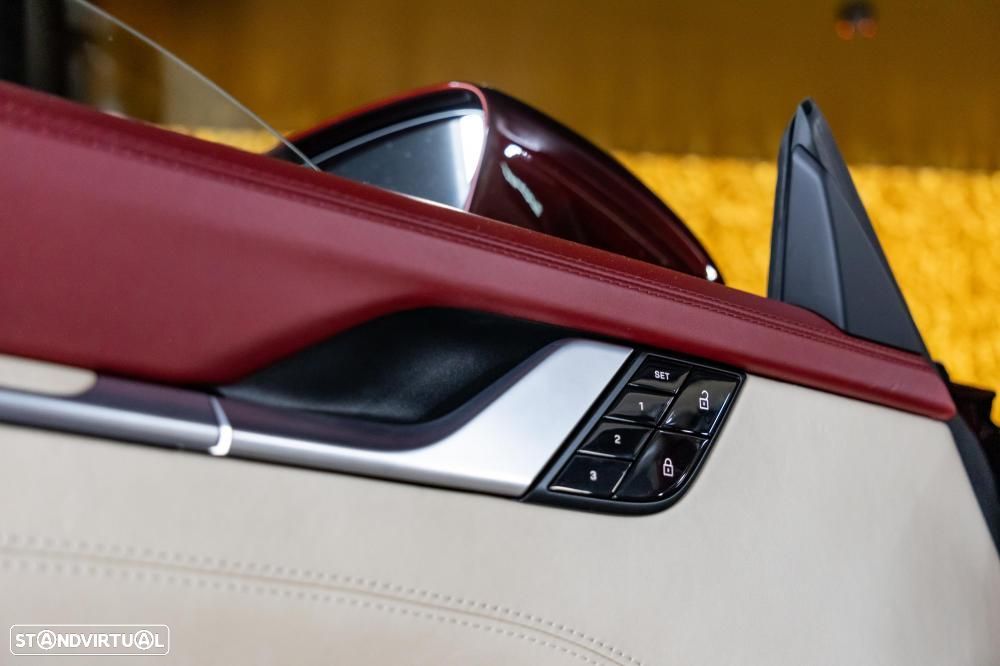 Porsche 911 (992) Targa 4S Heritage Design - 35