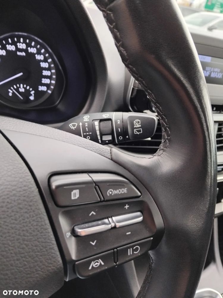 Hyundai i30 1.5 DPI Classic + - 16