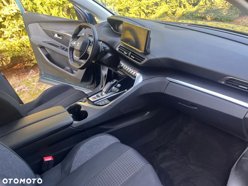 Peugeot 5008 1.2 PureTech Active S&S EAT8 - 17