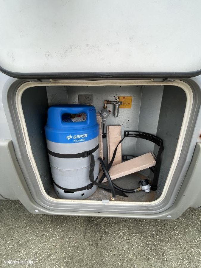 Burstner Privilége T615 cama francesa - 45