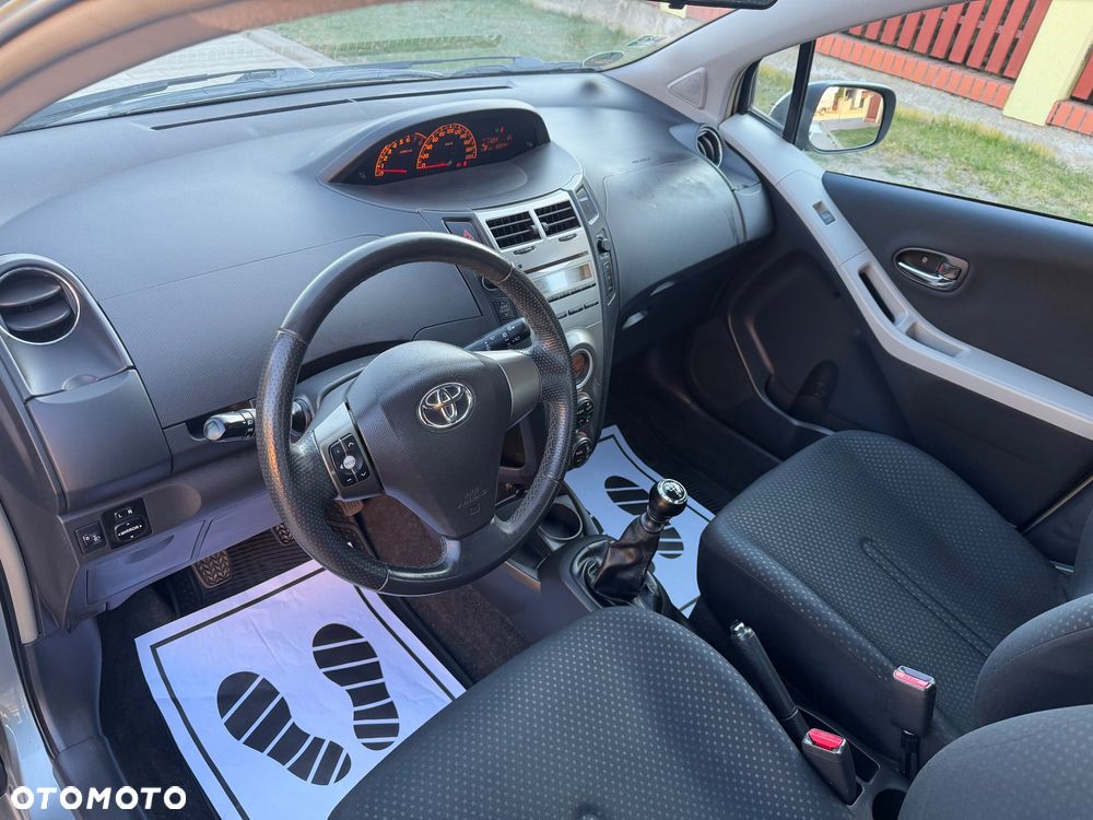 Toyota Yaris 1.33 Luna Start - 32