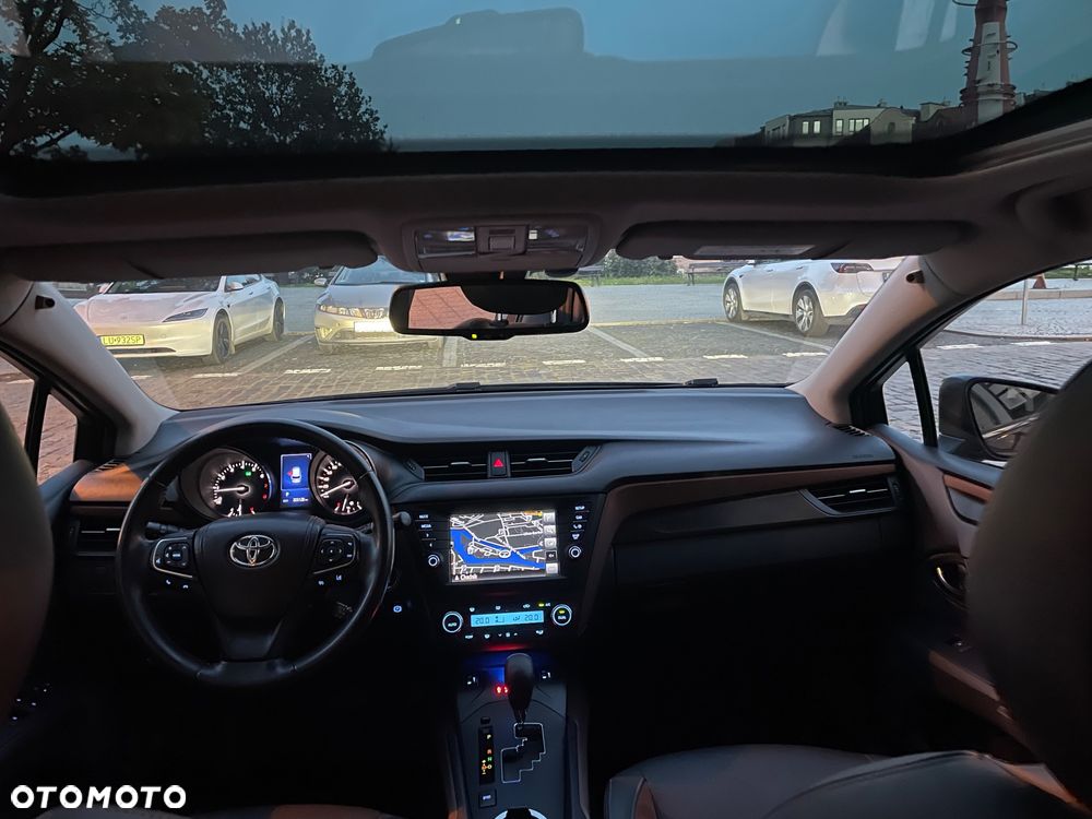 Toyota Avensis 2.0 Premium MS - 10