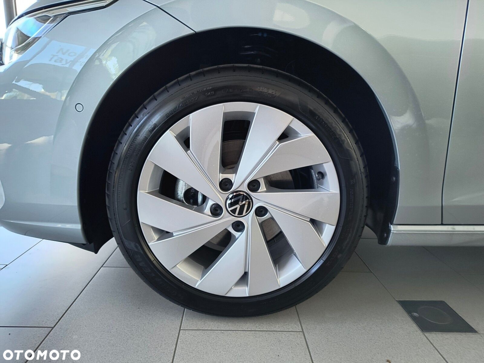 Volkswagen Golf - 8