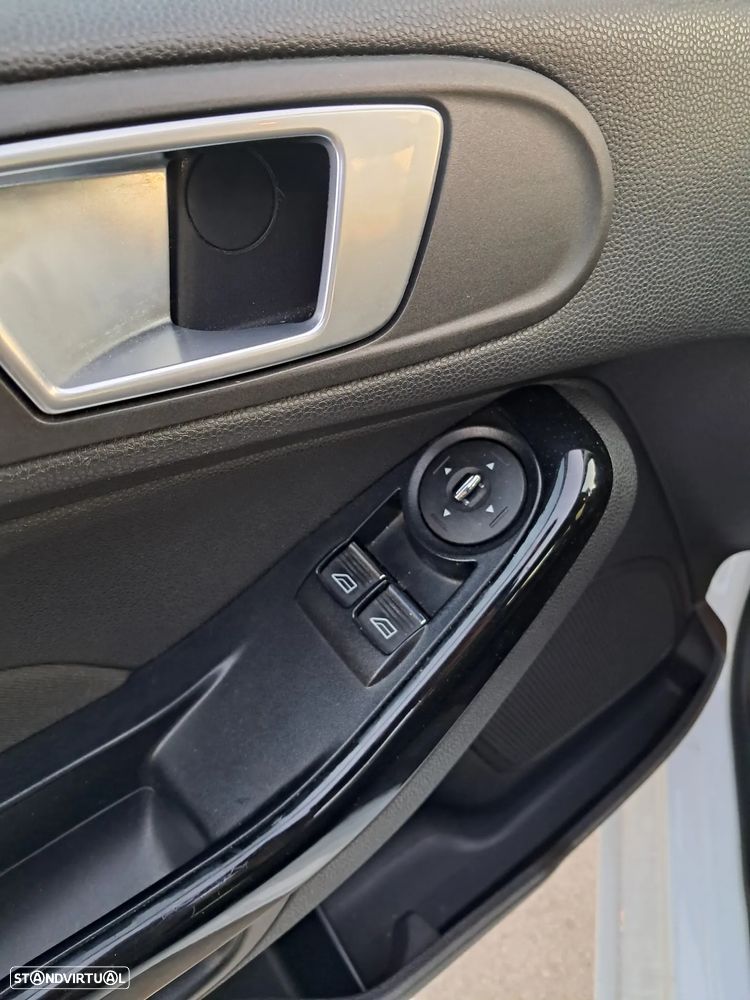 Ford Fiesta 1.5 TDCi Titanium - 22