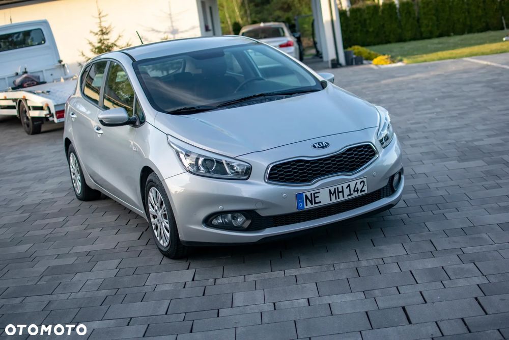Kia Ceed - 31