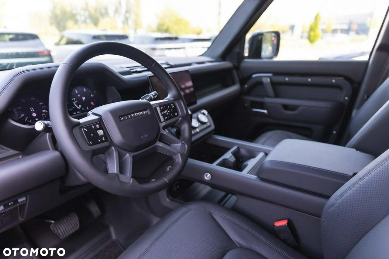 Land Rover Defender - 15