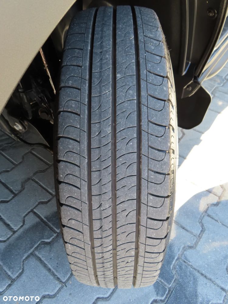 Iveco DAILY 130 Km L3 Podwójna Kabina Doka Dubel Brygadowy MIXTO 7-Mio Os.+1073 Kg Ład. Skrzynia 2410 mm Dł. Renomowanej Firmy SCATTOLINI Rozstaw Osi 3504 mm WZMACNIANY HAK 3000 Kg 29 Tys Km Przeb. Stan Auta JAK NOWY POLECAM - 11