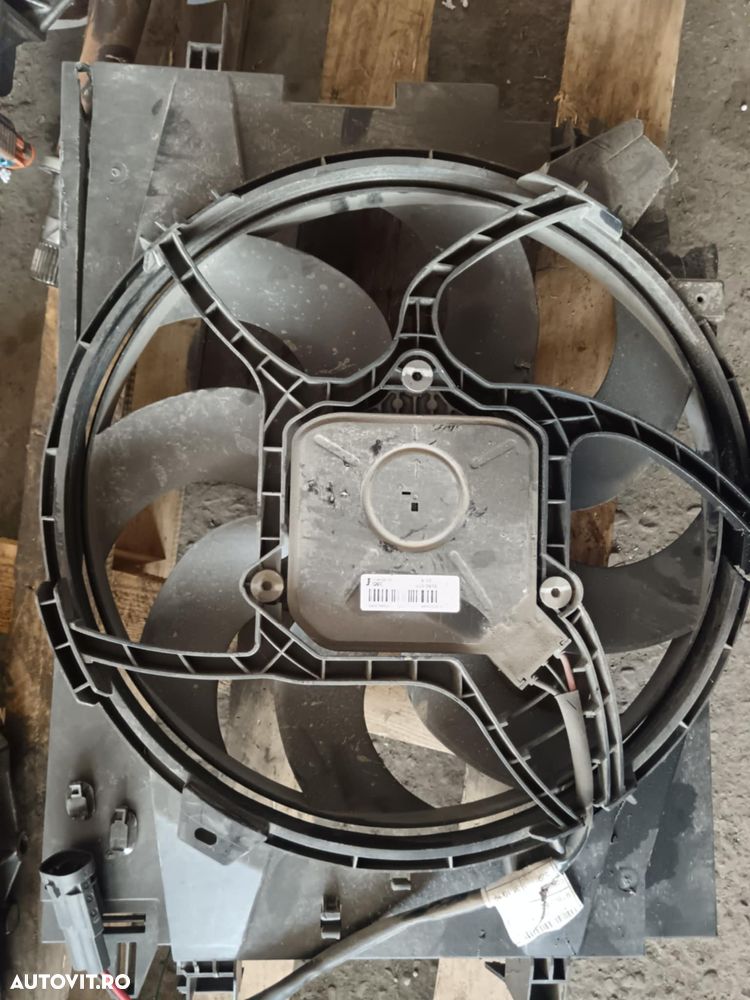 Electroventilator renault zoe cu suport crapat 214819480r, 945002400 - 2