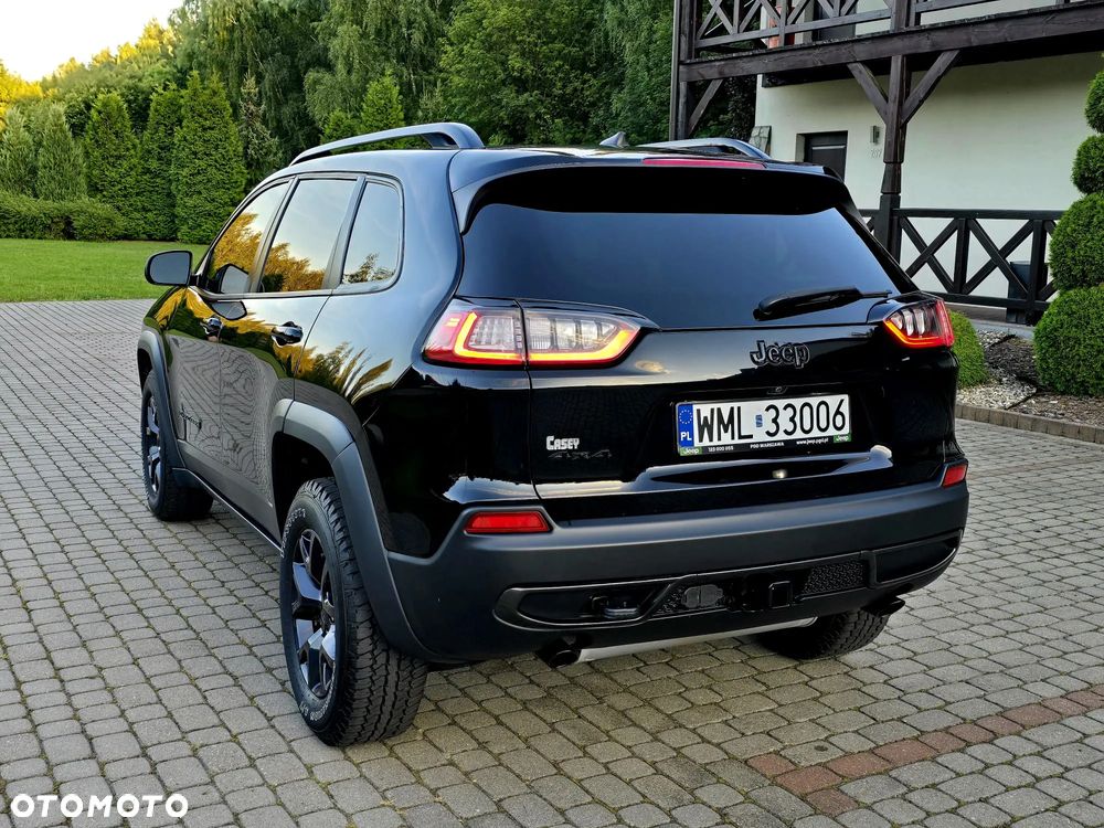 Jeep Cherokee - 4